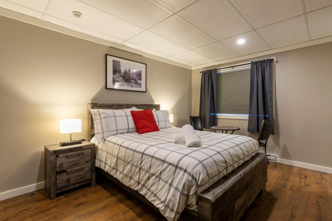 The Cache Hotel And Lodgings 골든 외부 사진