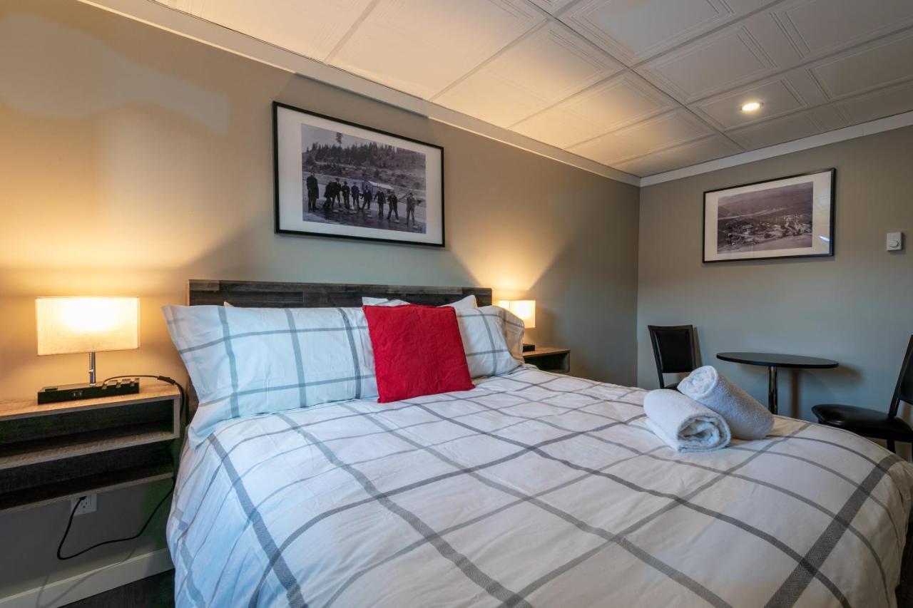 The Cache Hotel And Lodgings 골든 외부 사진