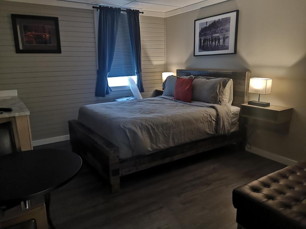 The Cache Hotel And Lodgings 골든 외부 사진