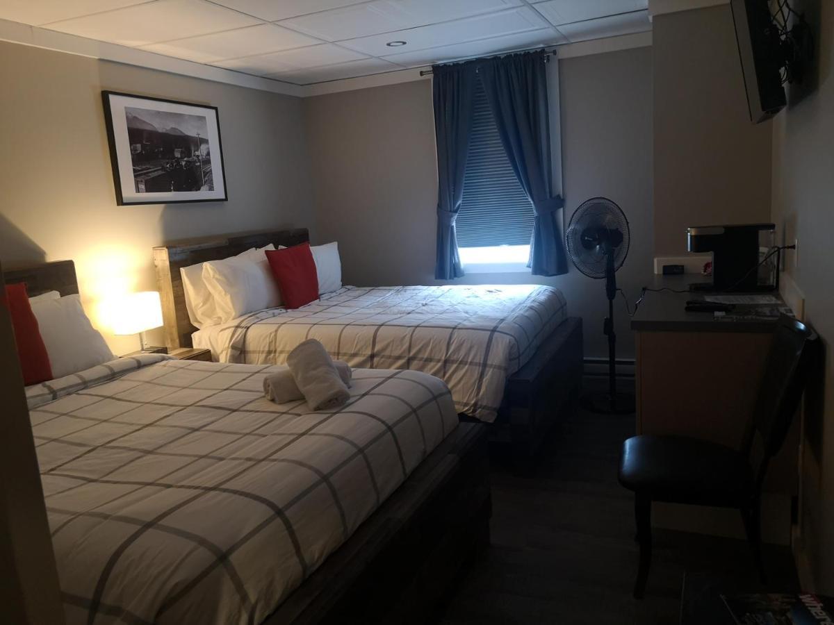The Cache Hotel And Lodgings 골든 외부 사진